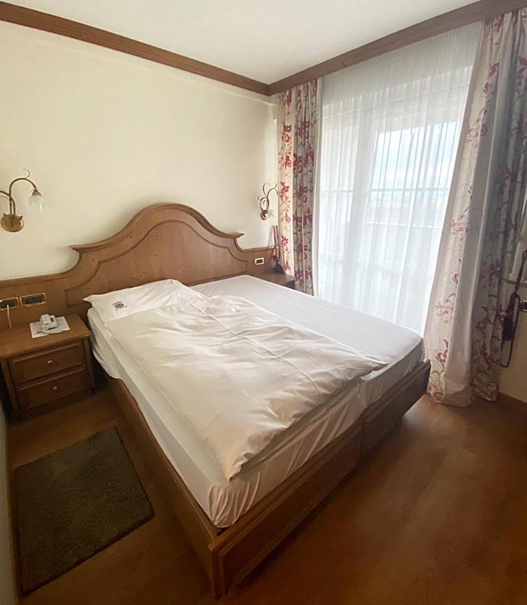 סלורנו Hotel Comfort Erica Dolomiti Val D'Adige מראה חיצוני תמונה
