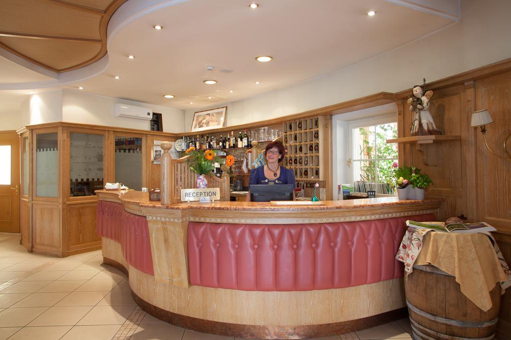 סלורנו Hotel Comfort Erica Dolomiti Val D'Adige מראה חיצוני תמונה