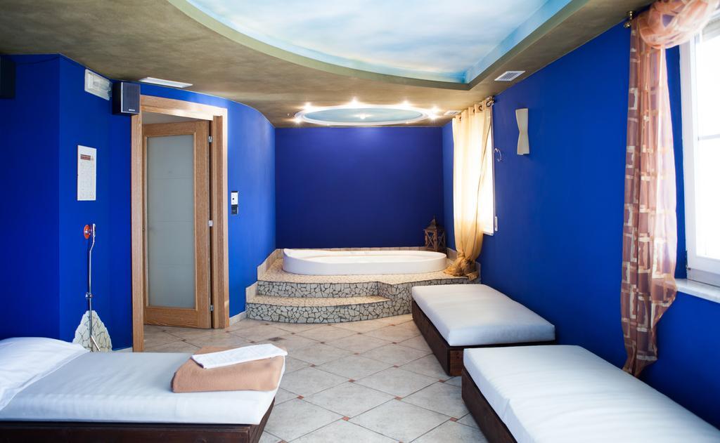 סלורנו Hotel Comfort Erica Dolomiti Val D'Adige מראה חיצוני תמונה