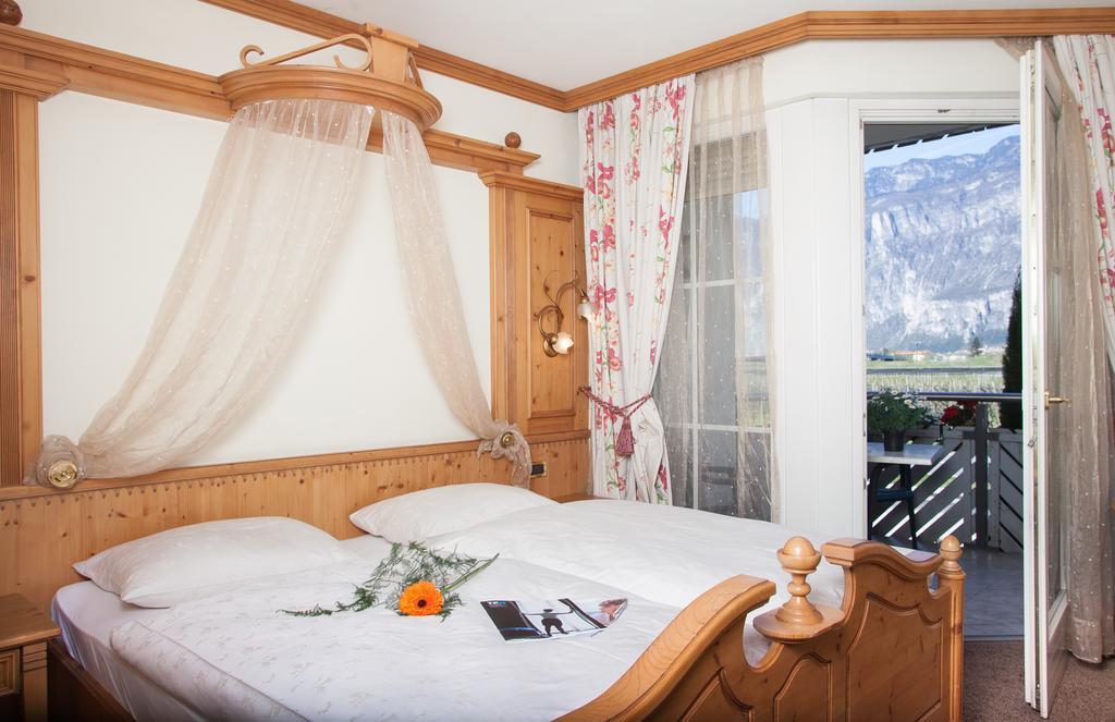סלורנו Hotel Comfort Erica Dolomiti Val D'Adige מראה חיצוני תמונה