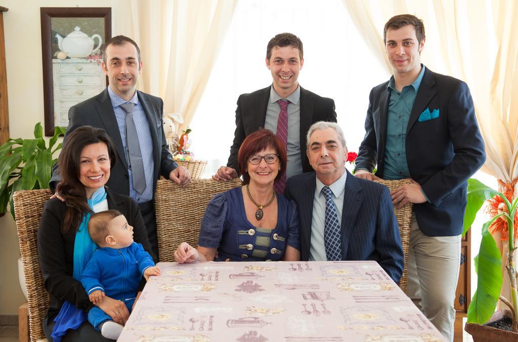 סלורנו Hotel Comfort Erica Dolomiti Val D'Adige מראה חיצוני תמונה