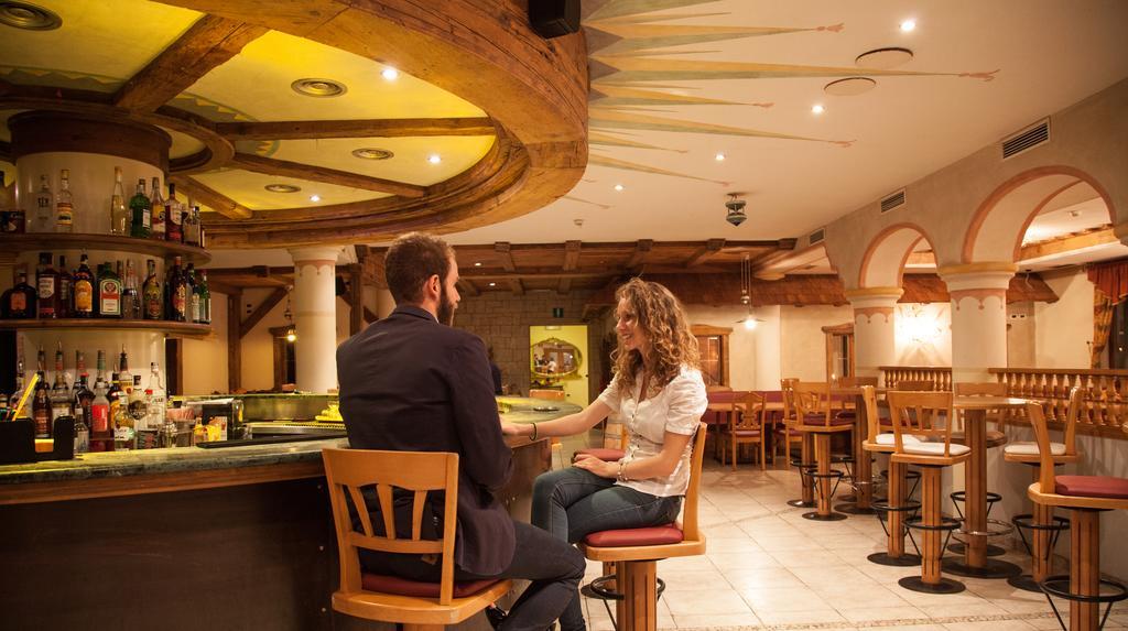 סלורנו Hotel Comfort Erica Dolomiti Val D'Adige מראה חיצוני תמונה